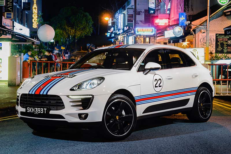Porsche Macan Martini Racing