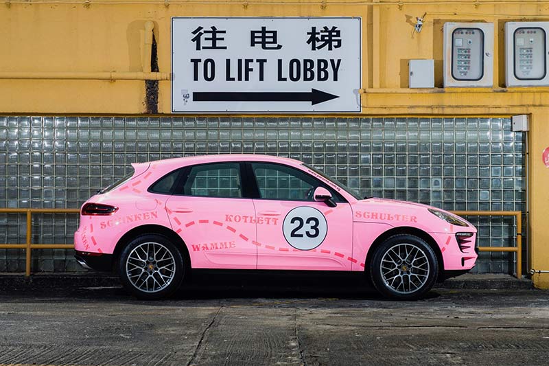 Porsche Macan - Pink Pig