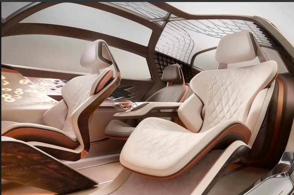 Bentley EXP 100 GT - Interieur mit KI