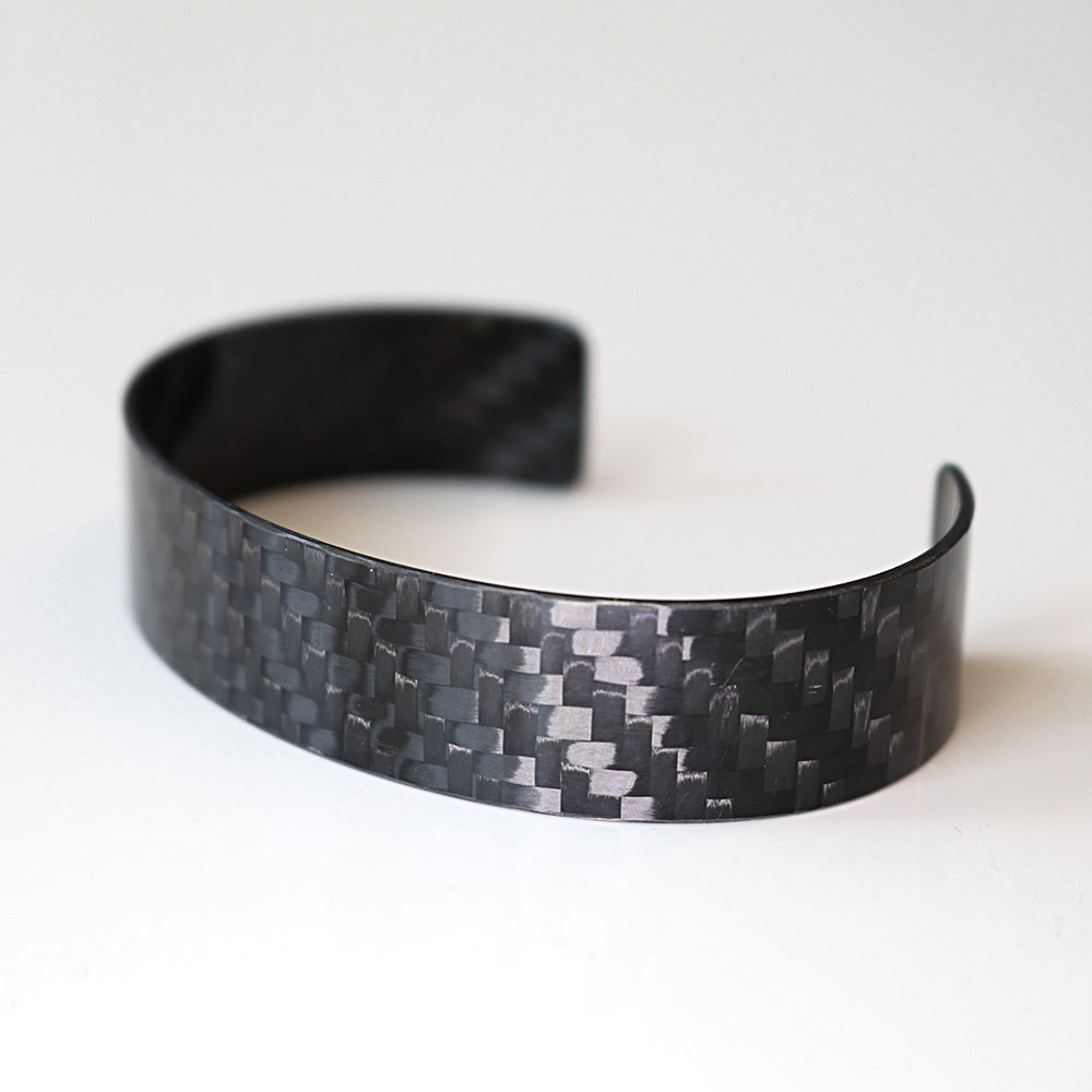Carbonarmband glänzend