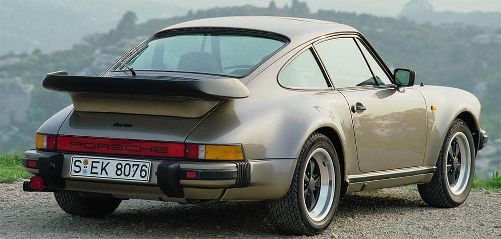 Der berühmte Elfer-Turbo mit seinem riesigen Heckspoiler